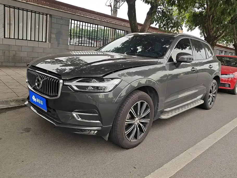 Volvo XC60 2018 — фото 1