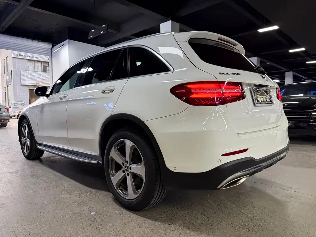 Mercedes-Benz GLC 2017 — фото 11