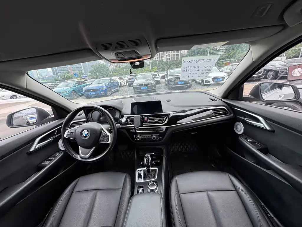 BMW 1 Series 2021 — фото 15