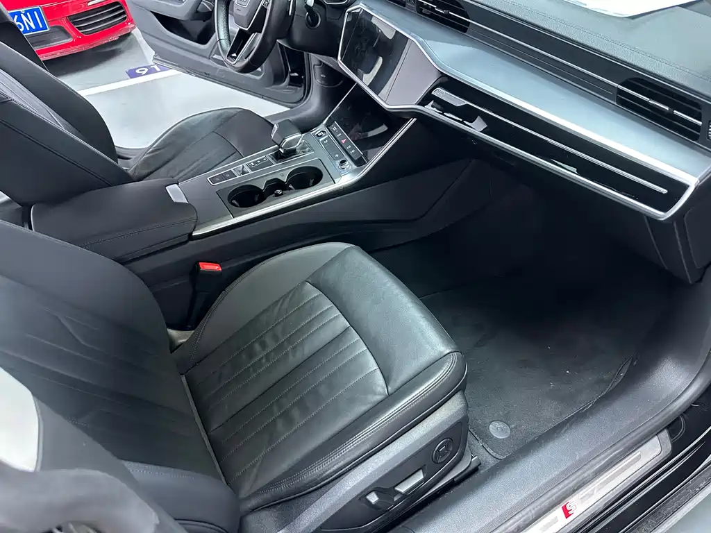 Audi A7 2021 — фото 10