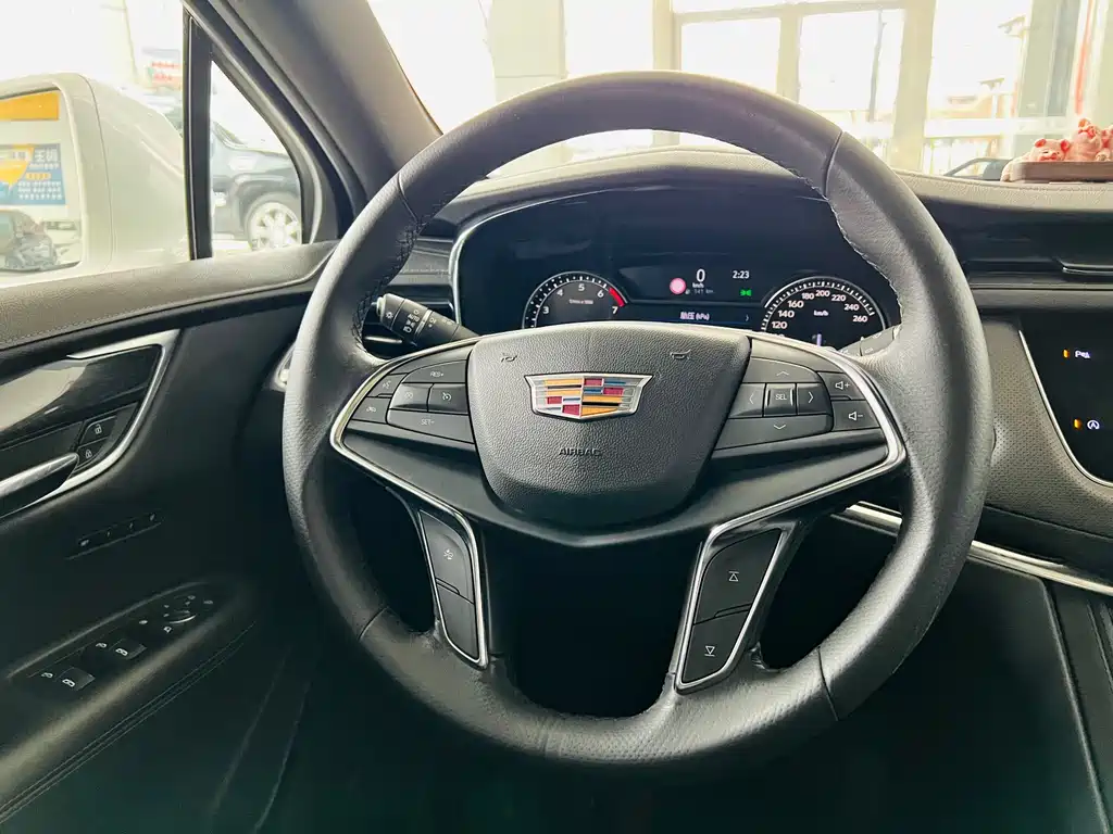 Cadillac XT5 2020 — фото 18