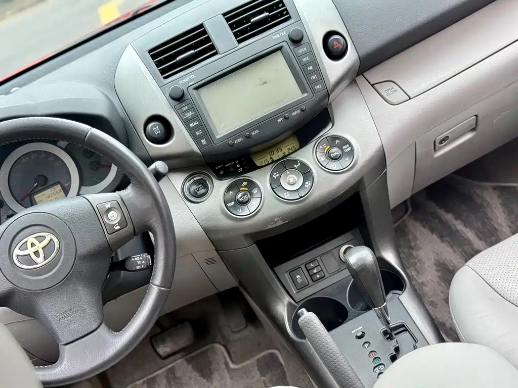 Toyota RAV4 2009 — фото 17