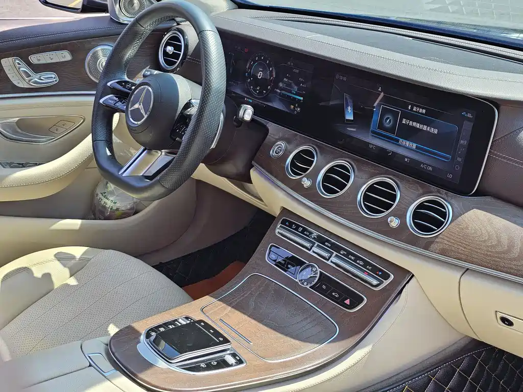 Mercedes-Benz E-Class 2017 — фото 19