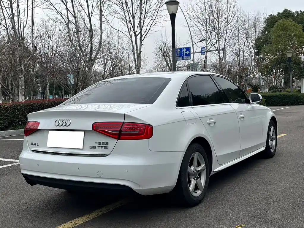 Audi A4L 2013 — фото 9