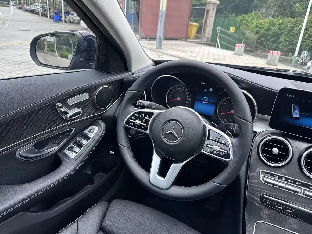 Mercedes-Benz C-Class 2019 — фото 13