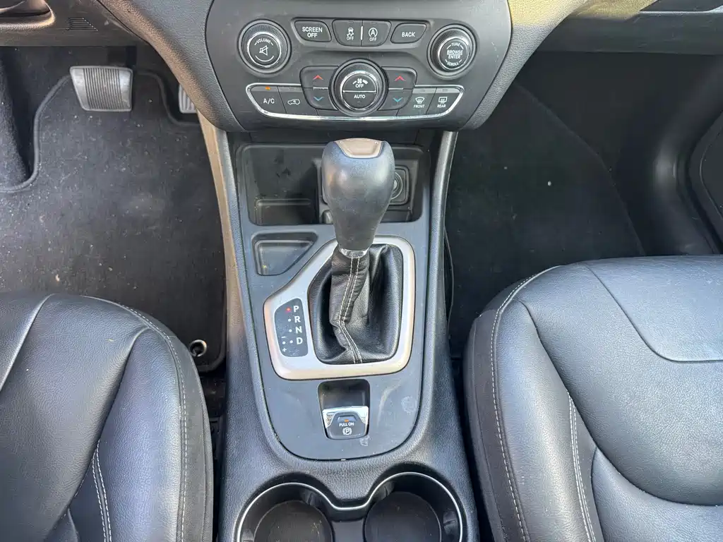 Jeep Cherokee 2018 — фото 17