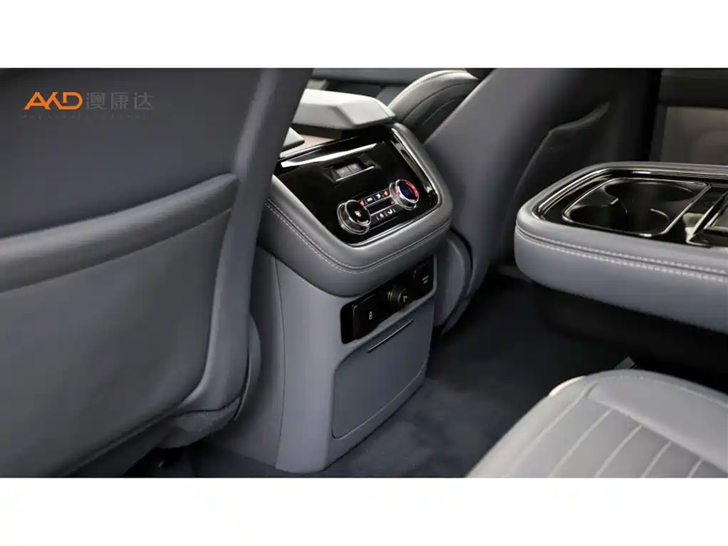 Lincoln Navigator 2020 — фото 10