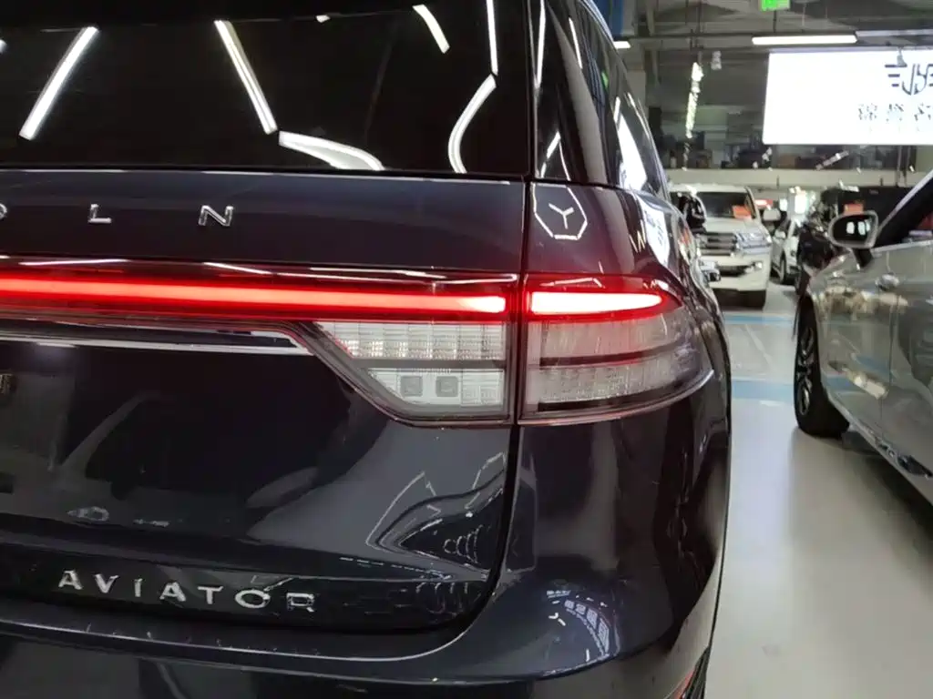 Lincoln Aviator 2021 — фото 8