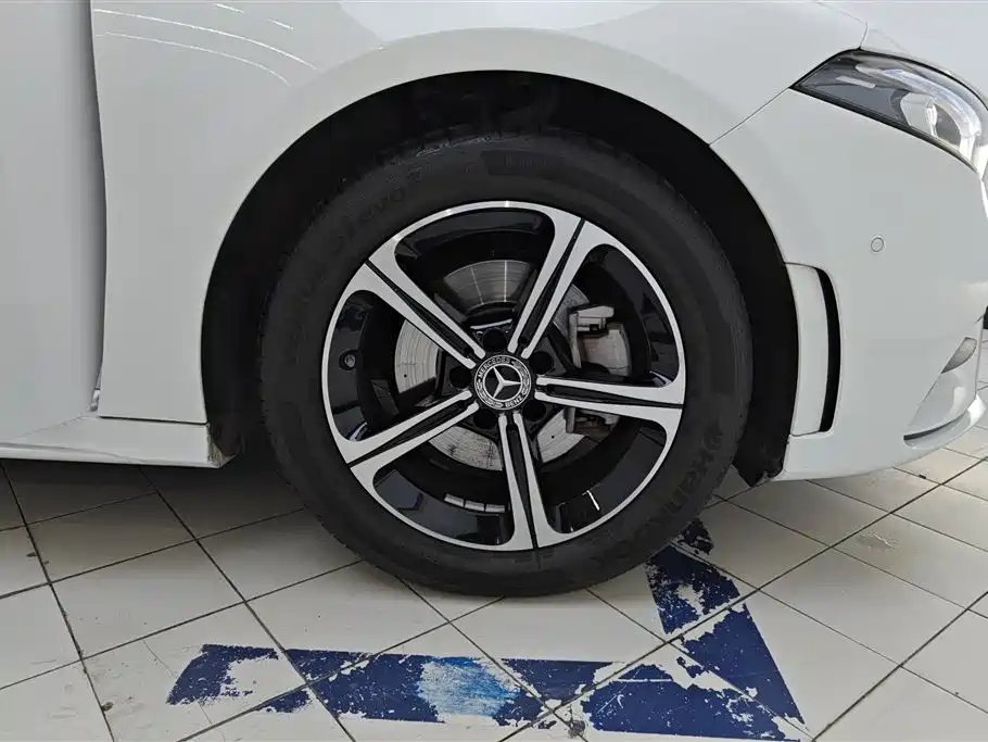Mercedes-Benz A-Class 2023 — фото 6