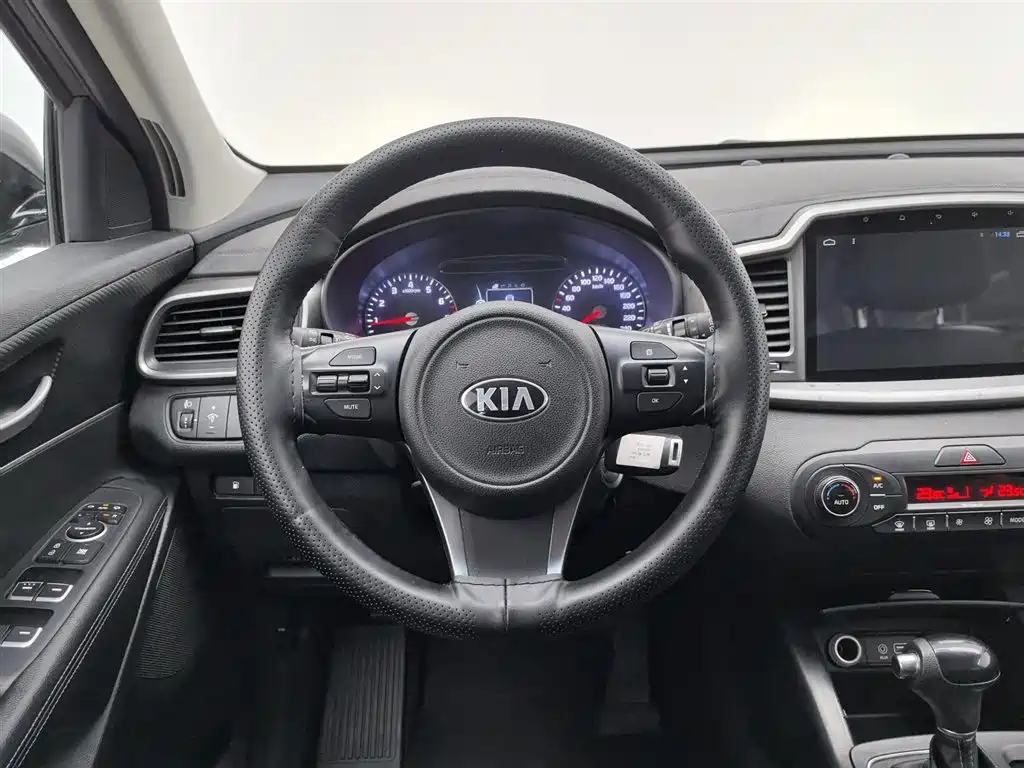 Kia Sorento 2015 — фото 11