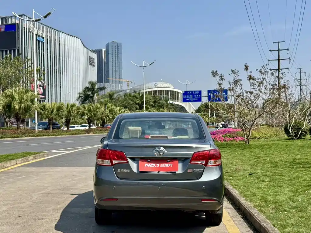 BAIC E-Series 2015 — фото 7