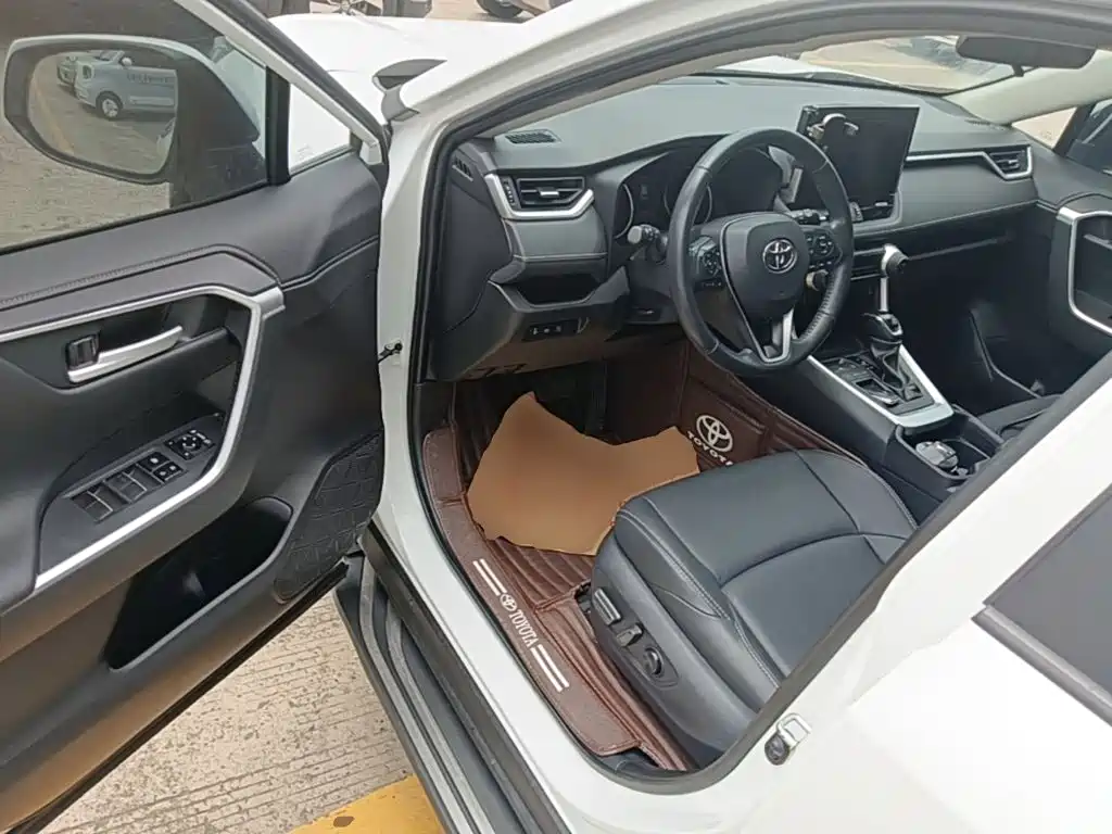 Toyota Wildlander 2023 — фото 16