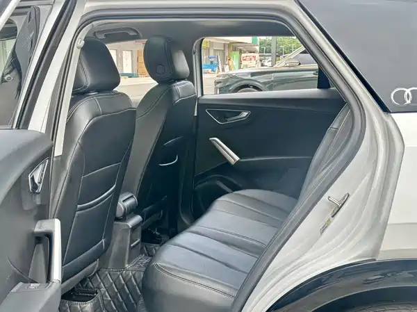 Audi Q2L 2020