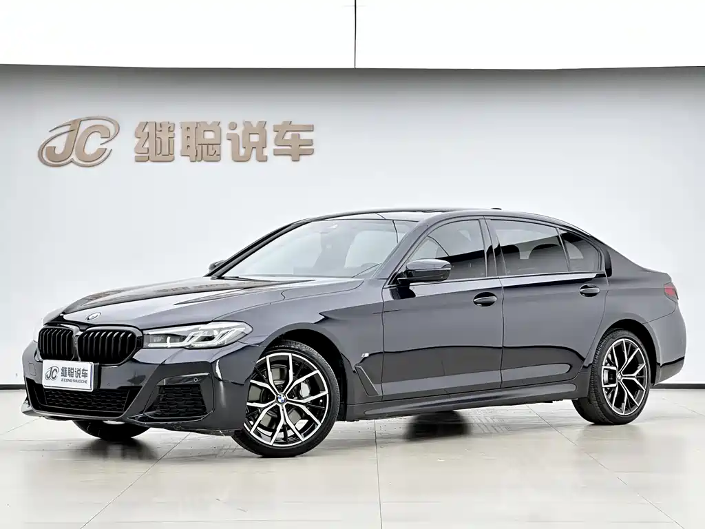 BMW 5 Series 2022 — фото 1