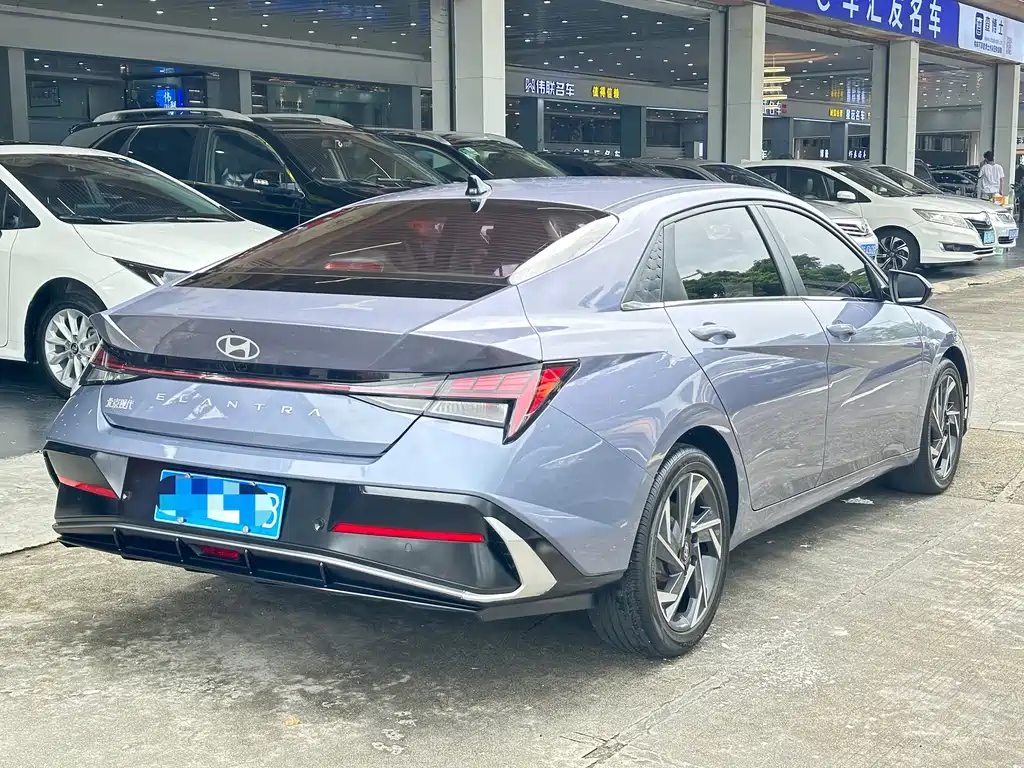Hyundai Elantra 2024