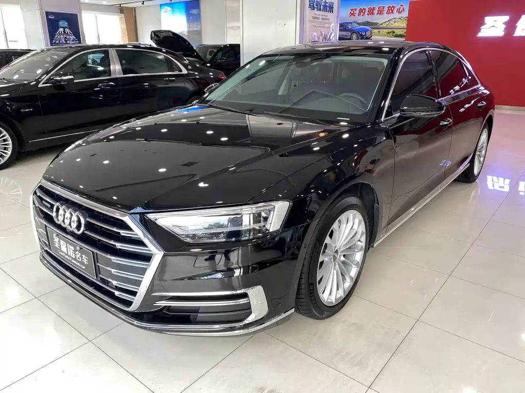 Audi A8 2019 — фото 1