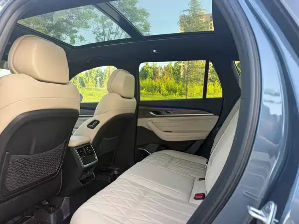 Geely Xingyue L 2025