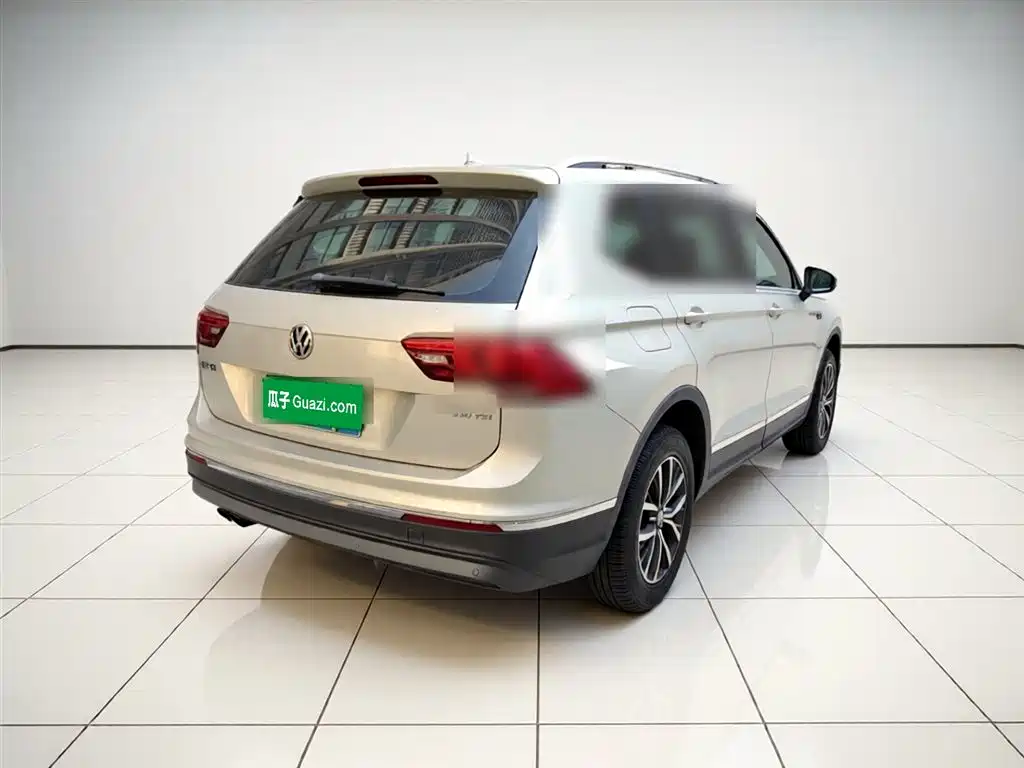 Volkswagen Tiguan L 2017 — фото 4