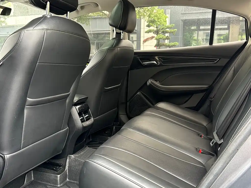 Roewe i5 2021