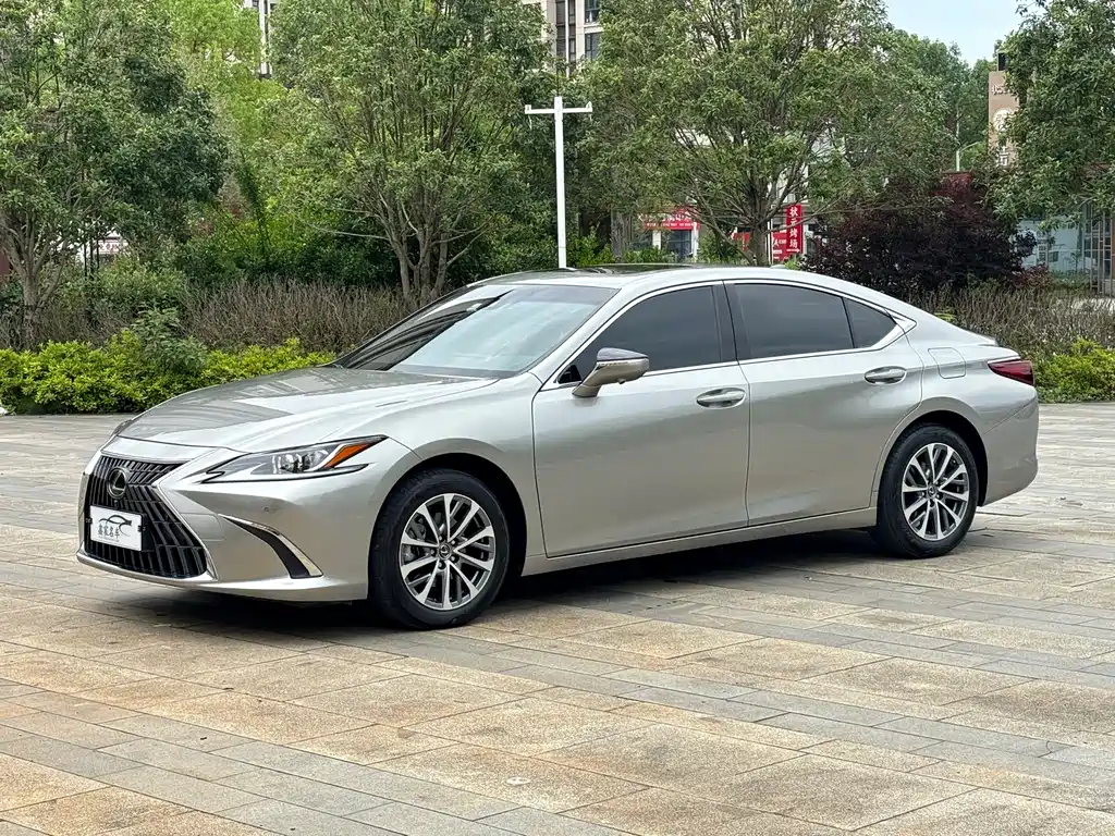 Lexus ES 2023 — фото 2