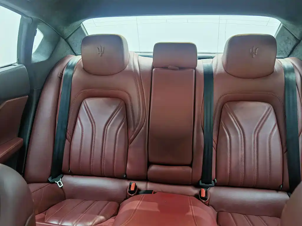 Maserati Quattroporte 2017 — фото 13