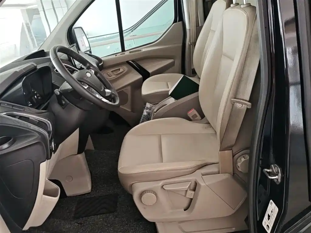Ford Tourneo 2020 — фото 15