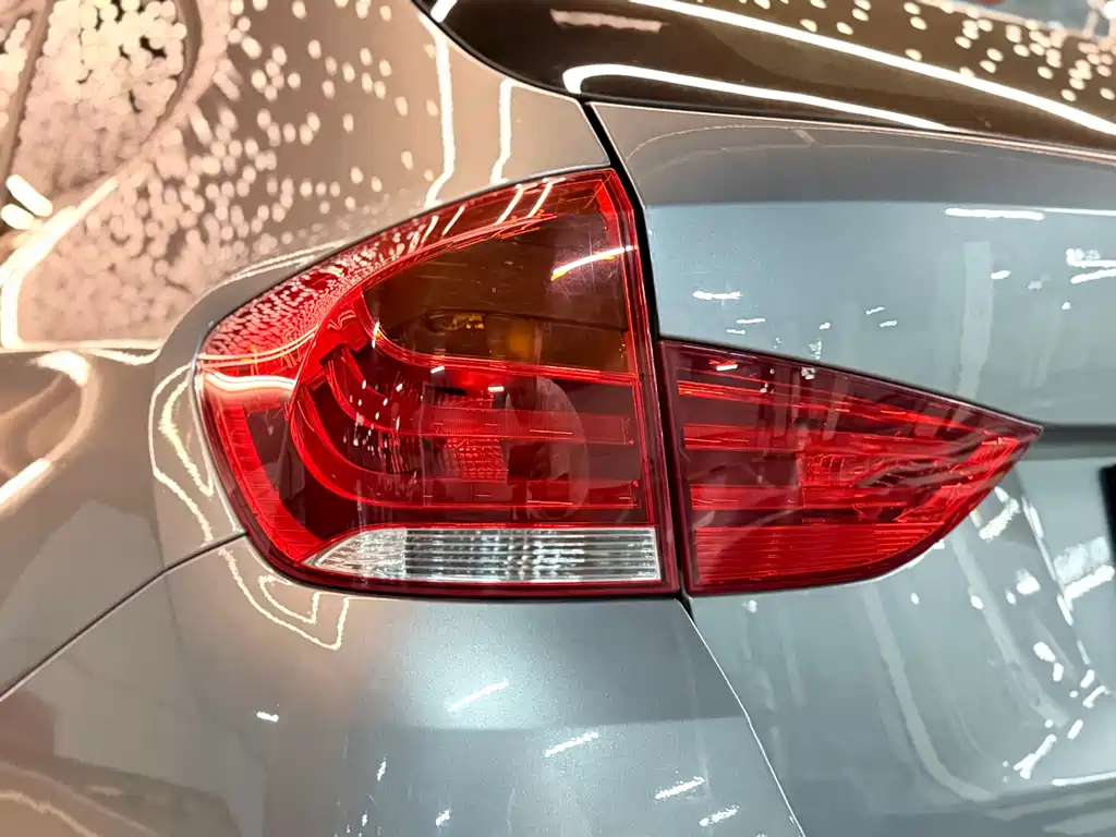 BMW X1 2010 — фото 23