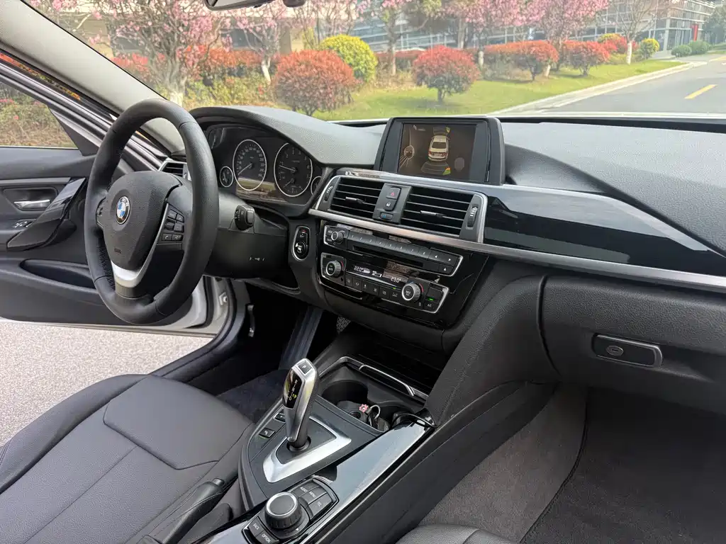 BMW 3 Series 2016 — фото 13