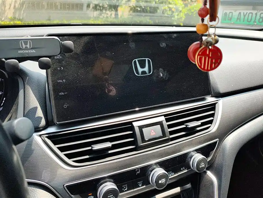 Honda Accord 2022 — фото 13
