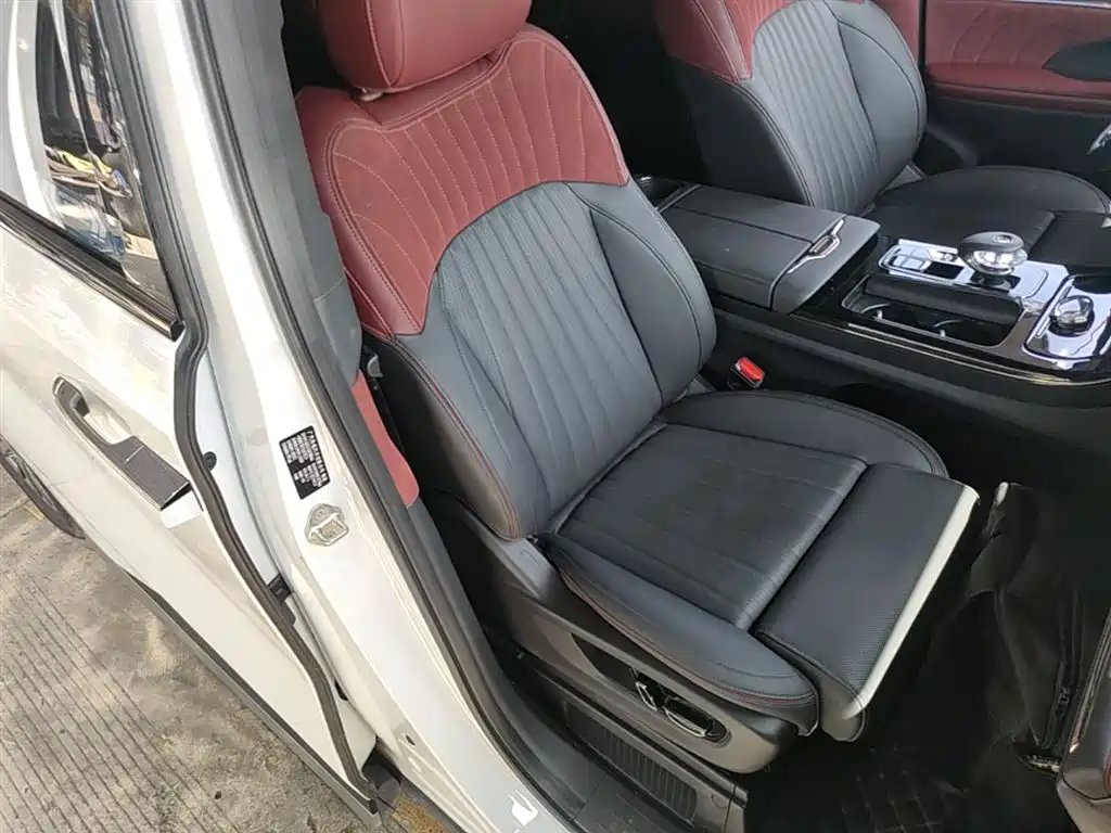 GAC Motor Trumpchi M8 2025 — фото 25
