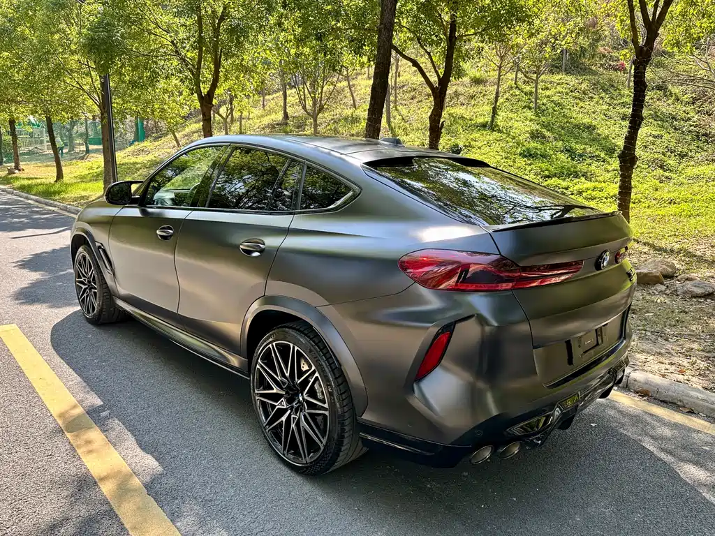 BMW X6 M 2025 — фото 10