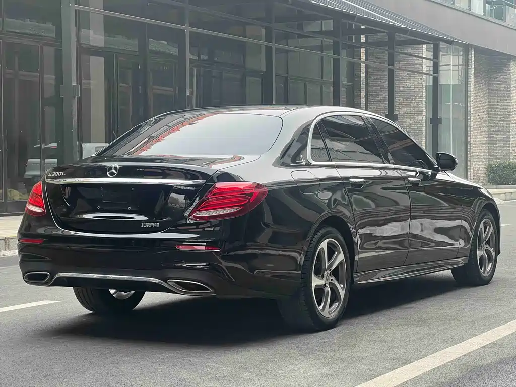 Mercedes-Benz E-Class 2018 — фото 14