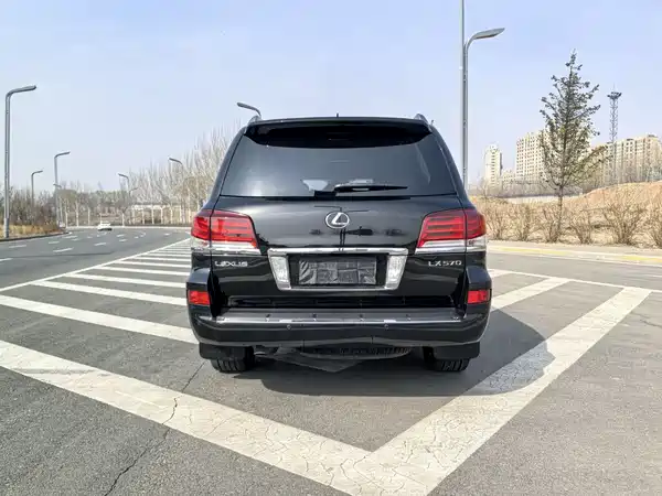 Lexus LX 2013
