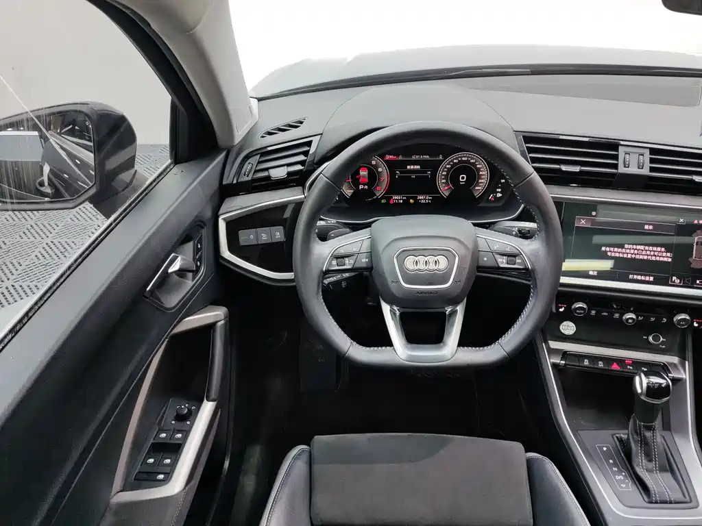 Audi Q3 2022 — фото 9
