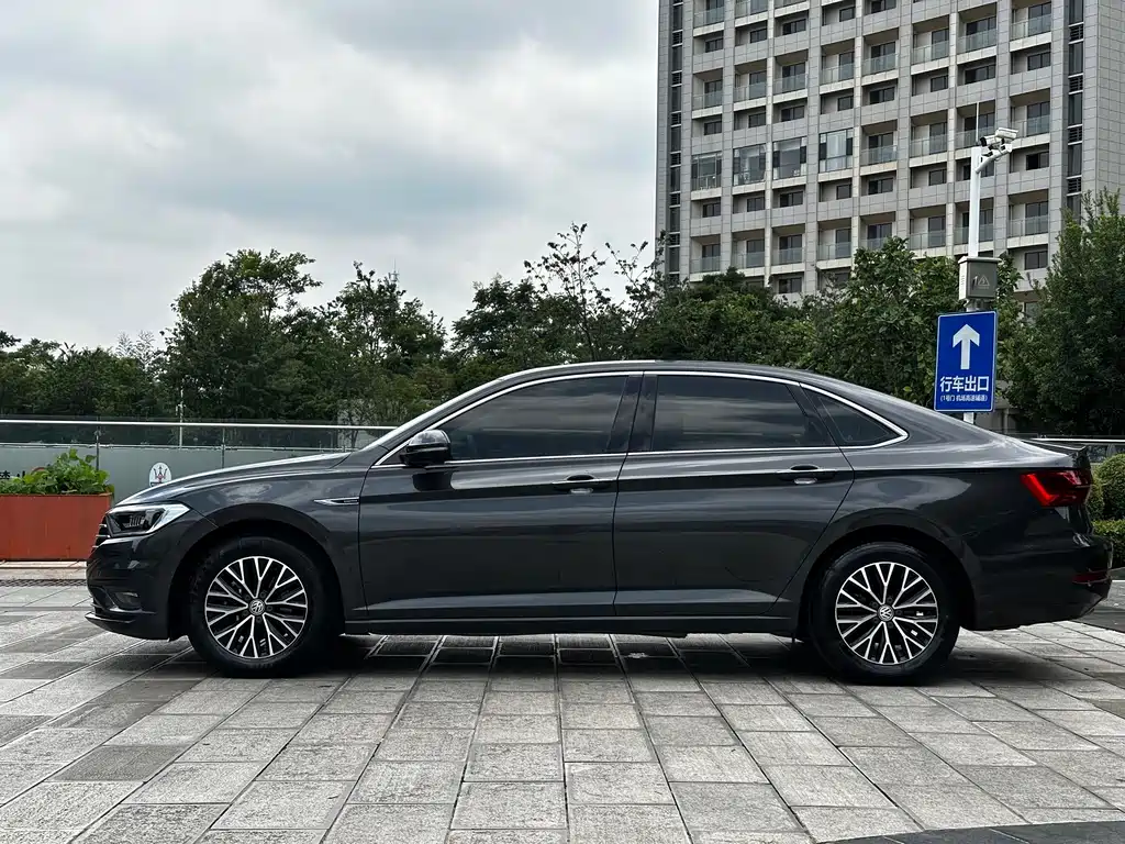 Volkswagen Sagitar 2021