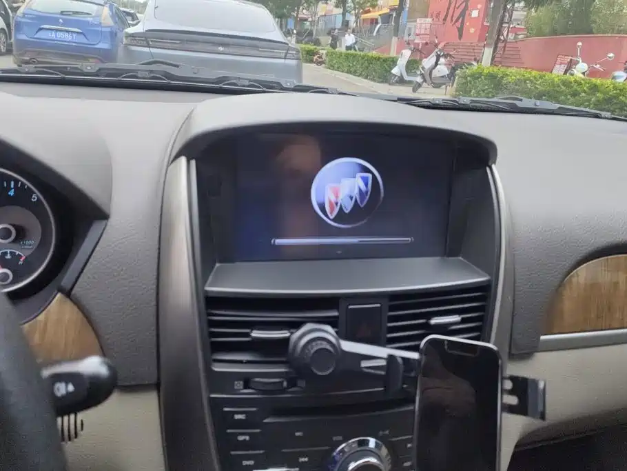 Buick Excelle 2015 — фото 12