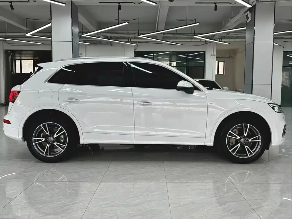 Audi Q5L 2019 — фото 2