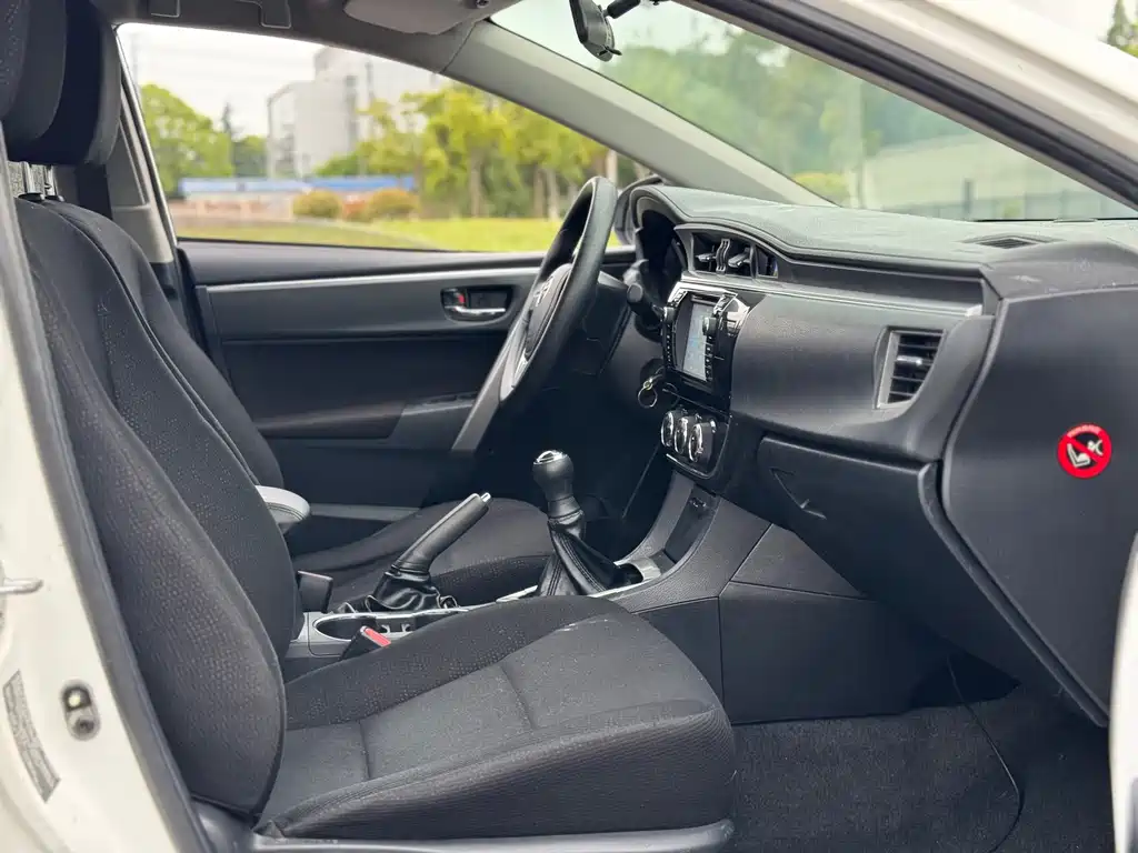 Toyota Corolla 2015 — фото 8