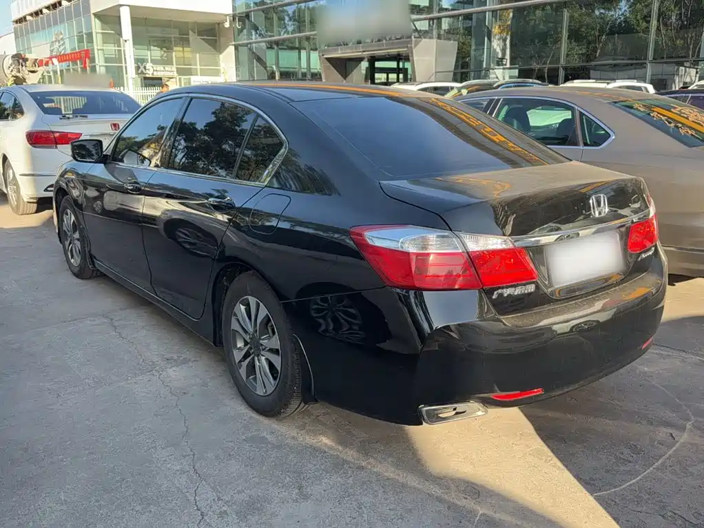 Honda Accord 2015 — фото 11