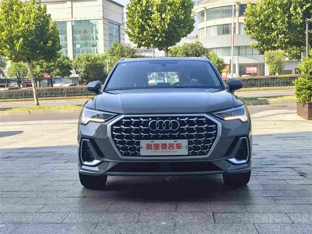 Audi Q3 2024 — фото 2