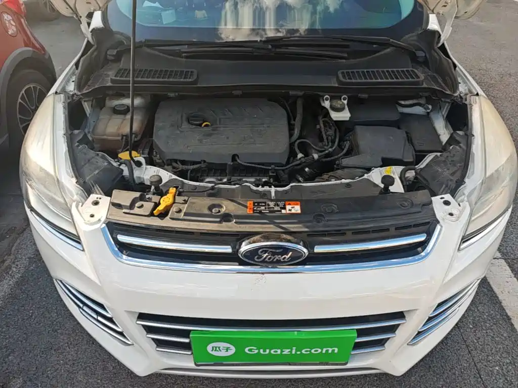 Ford Kuga 2015 — фото 20