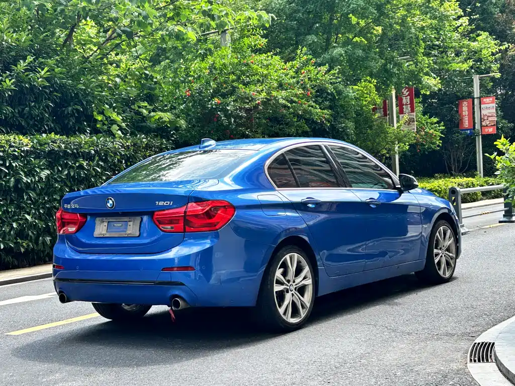 BMW 1 Series 2019 — фото 6