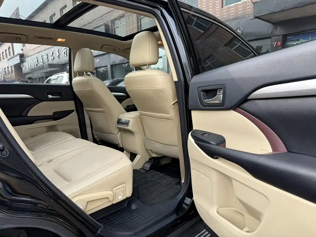 Toyota Highlander 2016 — фото 10