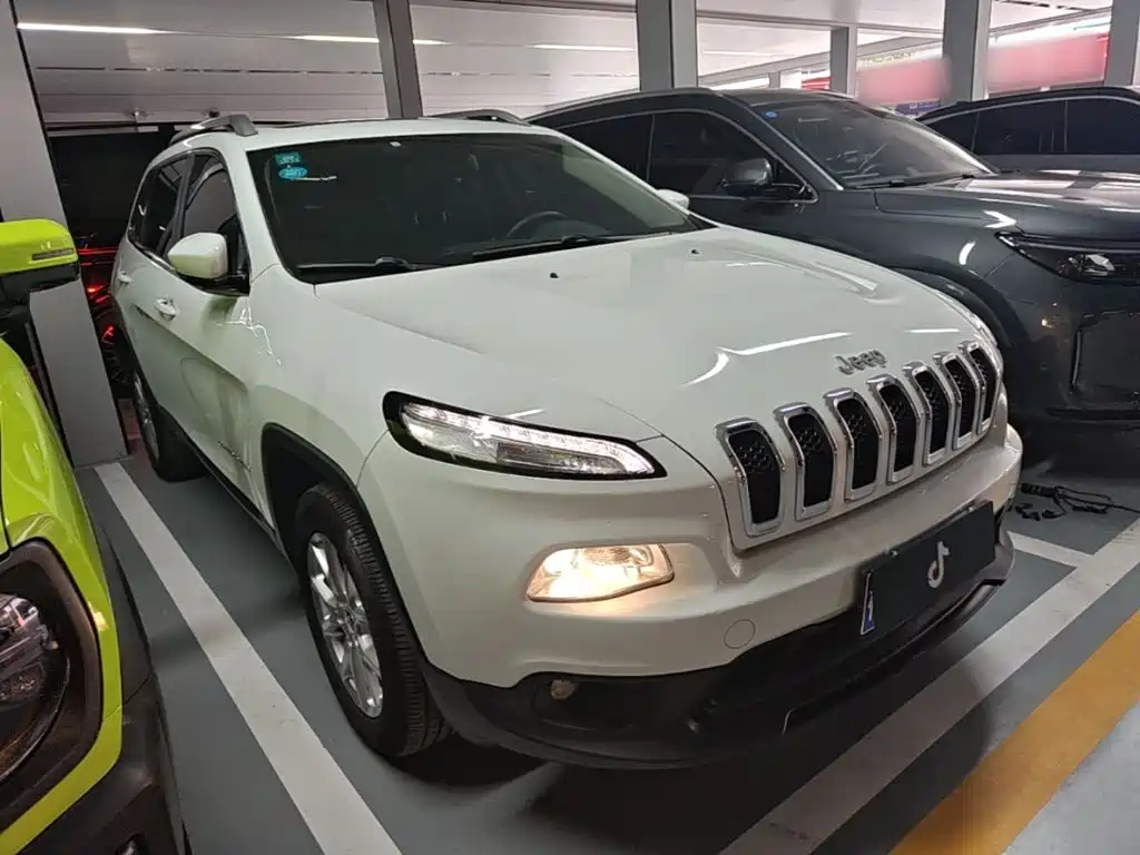 Jeep Cherokee 2016 — фото 4