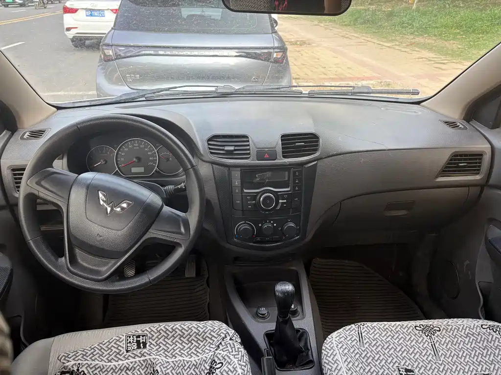 Wuling Hongguang 2018