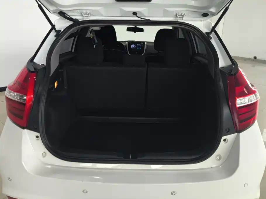 Toyota Yaris L 2016