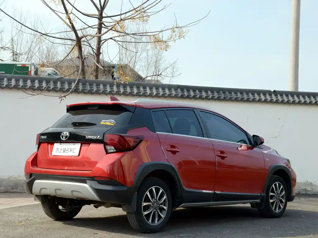 Toyota Yaris L 2021 — фото 12