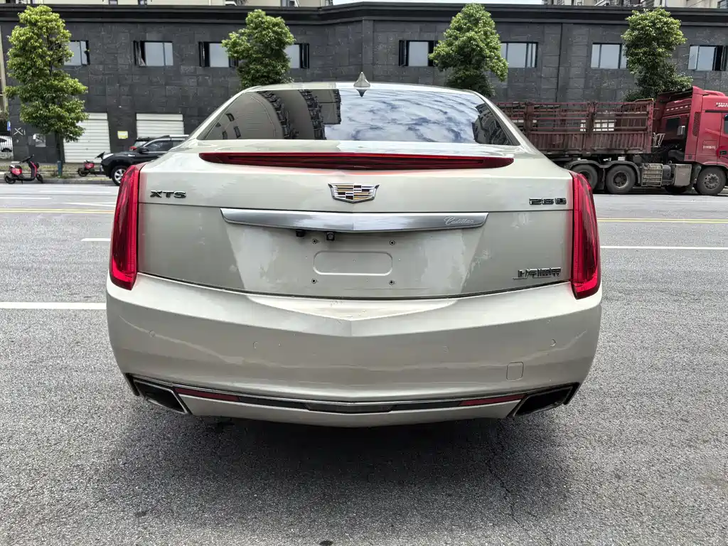 Cadillac XTS 2017 — фото 5