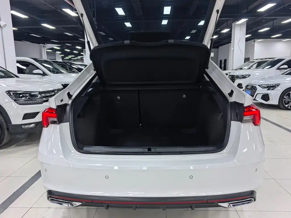 Skoda Octavia 2022 — фото 21