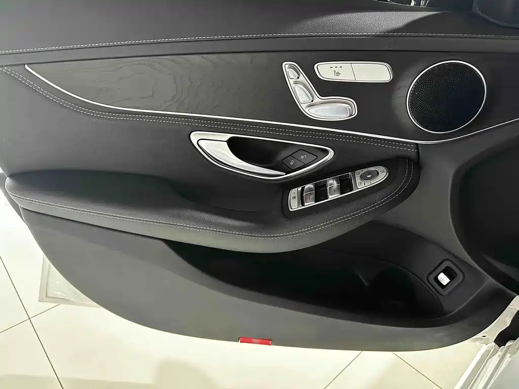Mercedes-Benz C-Class 2019 — фото 11